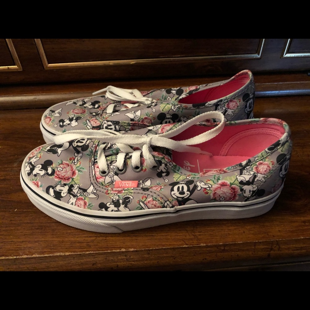 Women’s Mickey Mouse Sneakers